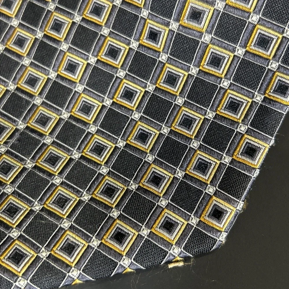 Daniel Cremieux 100% Silk Neck Tie Black/Silver Squares Geometric 59 x 3 3/16